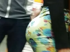 Bionda cutie prende  ...