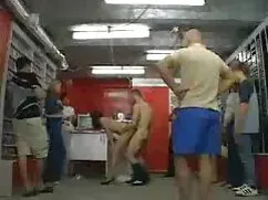 Glamour teeny viene  ...