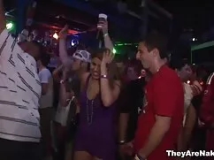 Madre scopa Figlio f ...